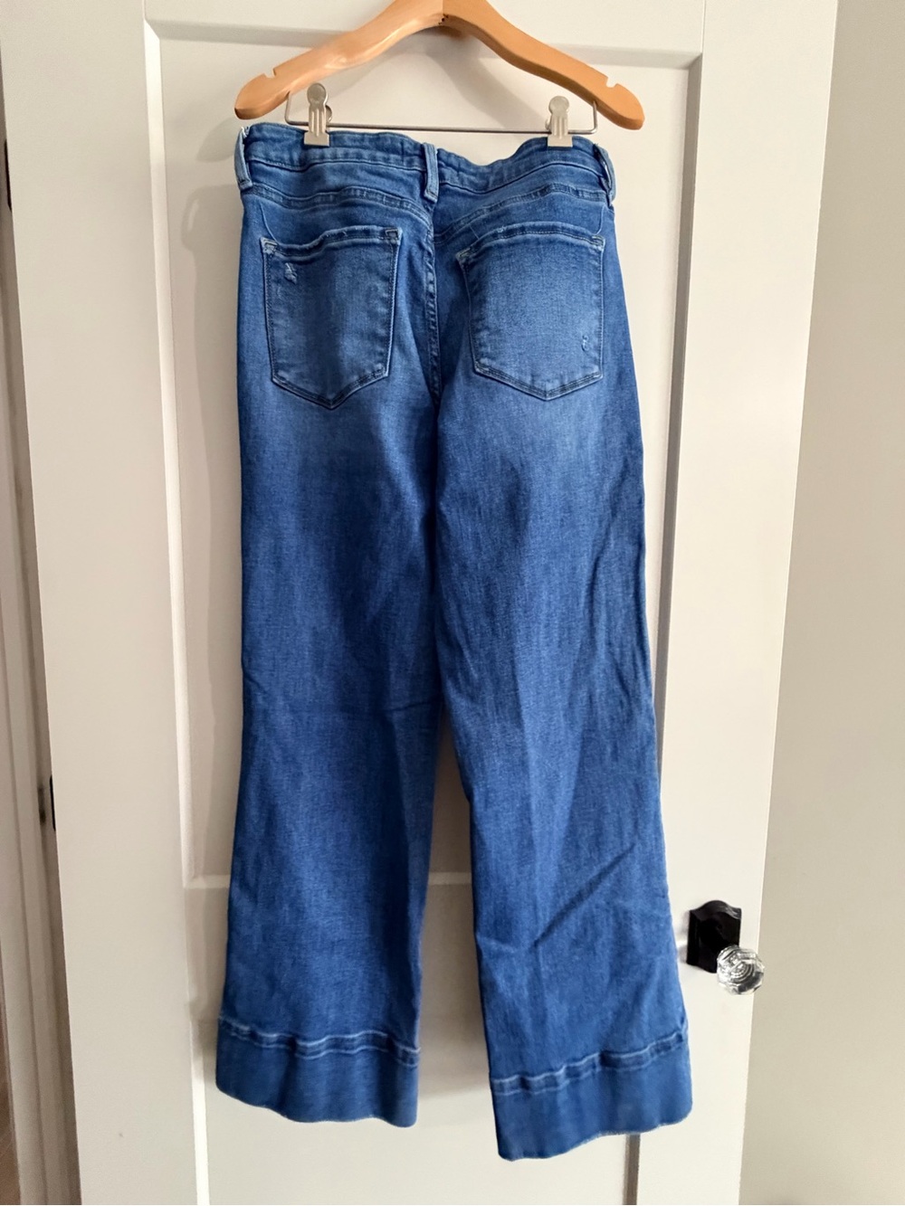 High-Rise Wide-Leg Women's Jeans in Medium Blue - Picture 2 of 4